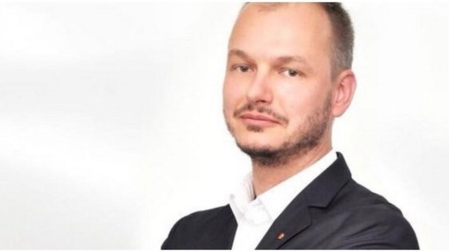 Političari su postali ljudske deponije, a trebalo bi da budu ljekari građana i demokratije! Političari su postali ljudske deponije, a trebalo bi da budu ljekari građana i demokratije!