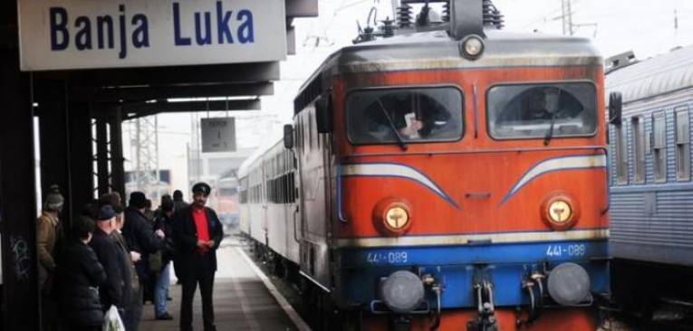 Smanjiti broj zaposlenih za još 292 radnika Smanjiti broj zaposlenih za još 292 radnika