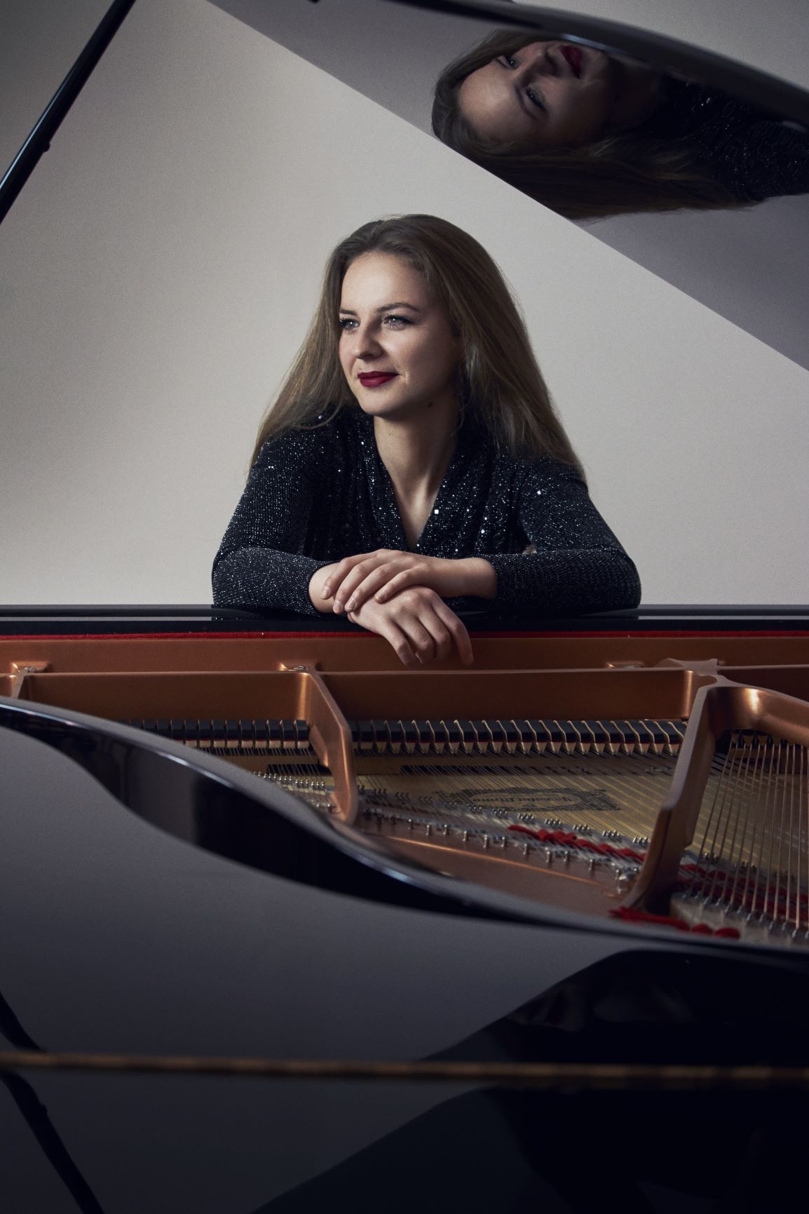 Pijanistkinja Sonja Marković nastupa u Carnegie Hall u Njujorku Pijanistkinja Sonja Marković nastupa u Carnegie Hall u Njujorku