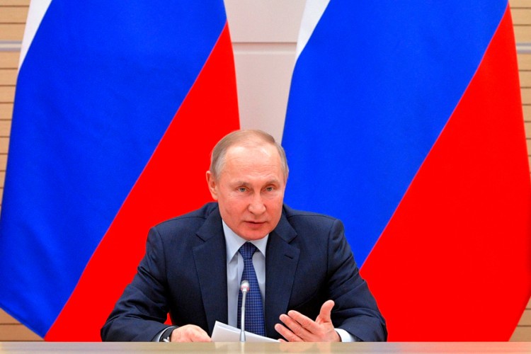 Putin: Dok sam ja predsjednik, roditelji će se zvati mama i tata Putin: Dok sam ja predsjednik, roditelji će se zvati mama i tata