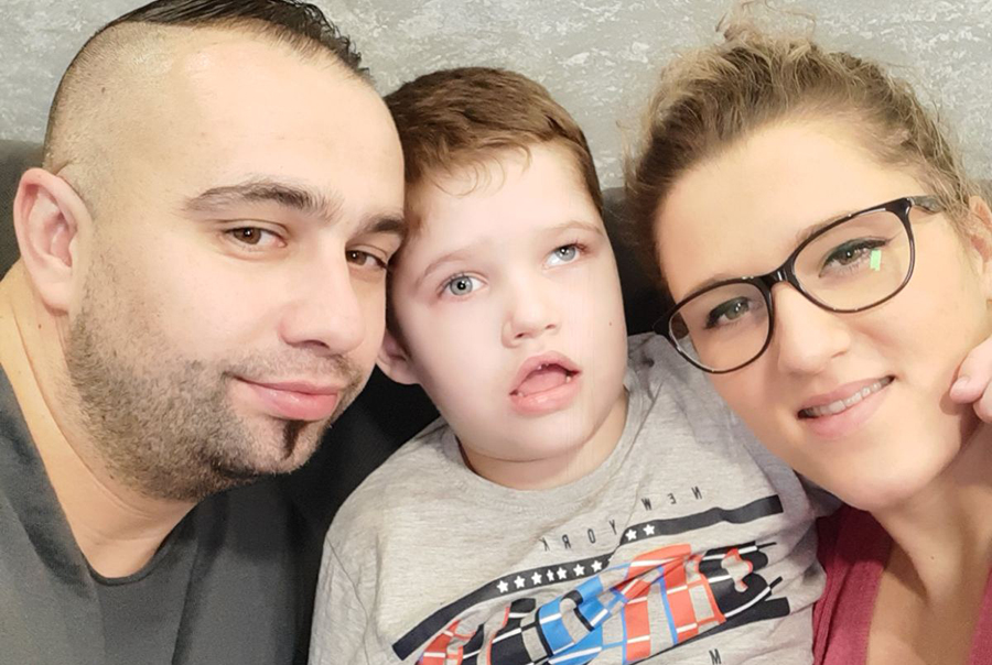 Vozilo 010 najtraženije u BiH: Životna priča humanog taksiste rasplakala cijeli svijet (FOTO) Vozilo 010 najtraženije u BiH: Životna priča humanog taksiste rasplakala cijeli svijet (FOTO)