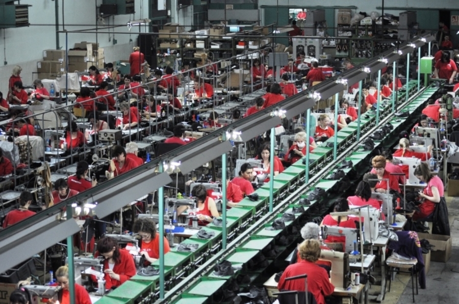 NEISKORIŠTEN POTENCIJAL Tekstilna i obućarska industrija bilježe suficit NEISKORIŠTEN POTENCIJAL Tekstilna i obućarska industrija bilježe suficit