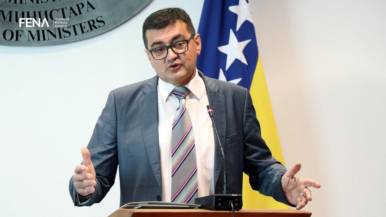 Tešanović: Set laboratorijske opreme za detekciju koronavirusa dopremljen Kliničkom centru u Banjoj Luci Tešanović: Set laboratorijske opreme za detekciju koronavirusa dopremljen Kliničkom centru u Banjoj Luci
