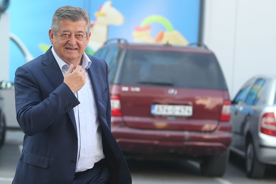 Sumorne političke prognoze za Mića Mićića i njegovu stranku Sumorne političke prognoze za Mića Mićića i njegovu stranku