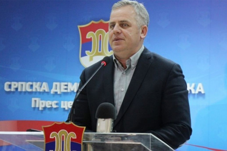 Miladin Stanić (SDS): Vlast nema odgovor na poskupljenja, RS ispašta zbog propasti Robnih rezervi Miladin Stanić (SDS): Vlast nema odgovor na poskupljenja, RS ispašta zbog propasti Robnih rezervi