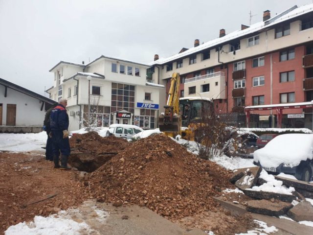 Stanovnici Pala bez gradskog grijanja dočekali martovski snijeg Stanovnici Pala bez gradskog grijanja dočekali martovski snijeg