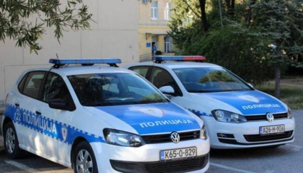 U Trebinju izgorio automobil policijskog službenika U Trebinju izgorio automobil policijskog službenika