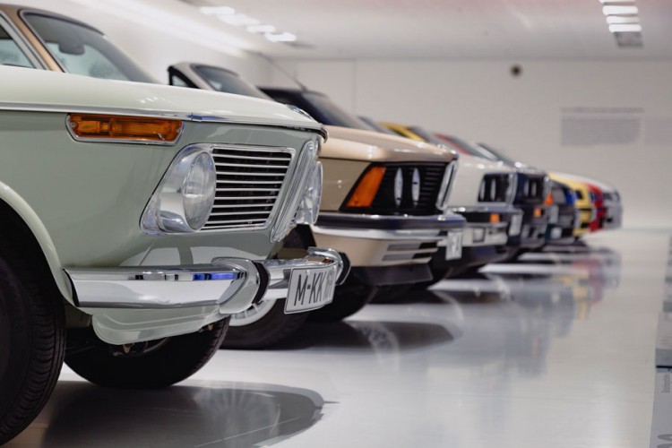 Pad prodaje automobila u aprilu za 76,3 odsto Pad prodaje automobila u aprilu za 76,3 odsto