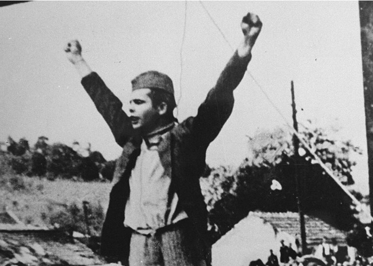 Slika Hrvata stoji na ulazu u UN, a u Hrvatskoj ga se stide Slika Hrvata stoji na ulazu u UN, a u Hrvatskoj ga se stide