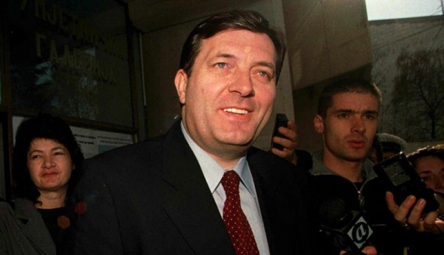 Dodik računa na srpsku zaboravnost: “RS nije država”, “Karadžić mora da odgovara”, “Bolje biti entitet u BiH nego provincija u Srbiji” Dodik računa na srpsku zaboravnost: “RS nije država”, “Karadžić mora da odgovara”, “Bolje biti entitet u BiH nego provincija u Srbiji”