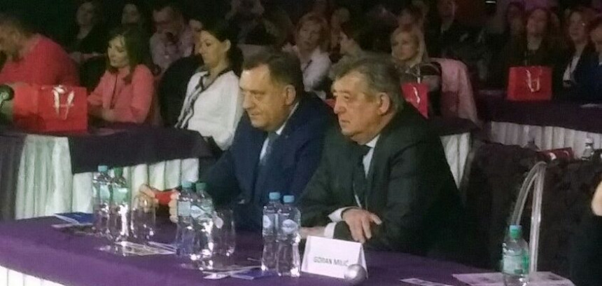Politika je sabiranje, završićemo i Miću Mićića! Politika je sabiranje, završićemo i Miću Mićića!