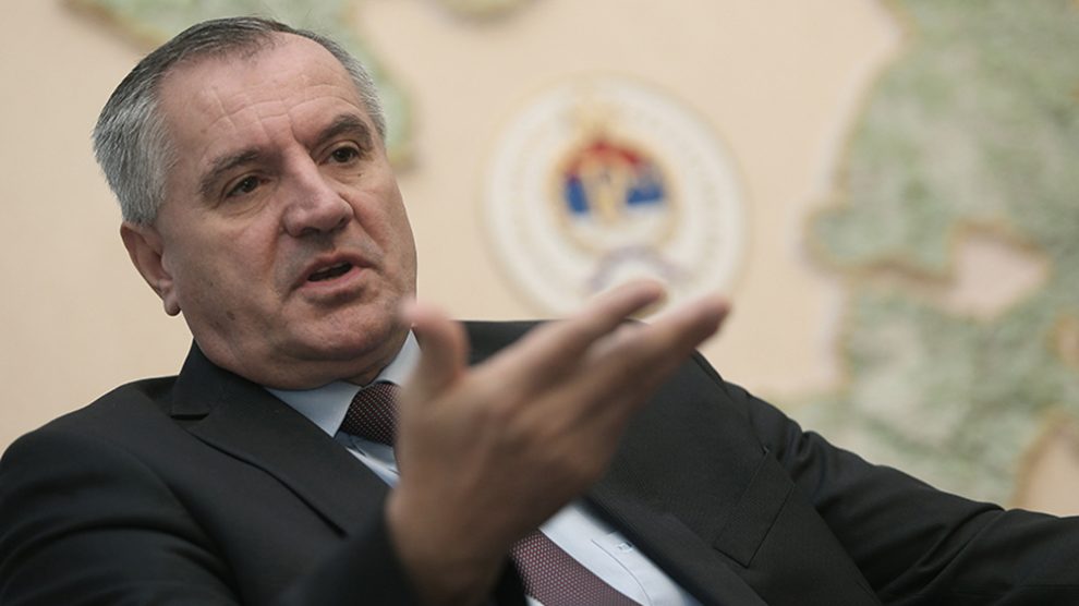 “Malo je onih kod kojih su sva slova na broju” “Malo je onih kod kojih su sva slova na broju”