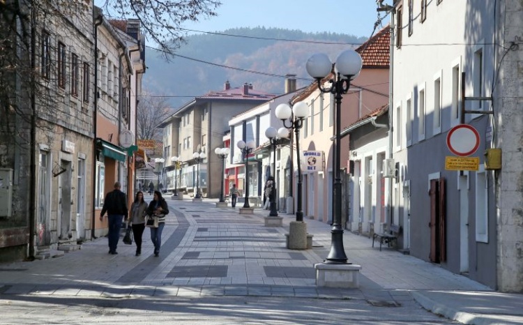 SDS Nevesinje: Borcima smanjenje a povećanje za stranačka zapošljavanja SDS Nevesinje: Borcima smanjenje a povećanje za stranačka zapošljavanja