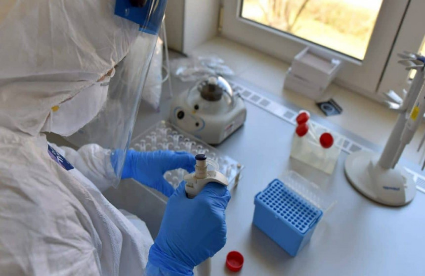 Virus korona odnio dva života, oboljelo još 40 ljudi u RS: Većina novozaraženih radnici fabrike iz Stoca Virus korona odnio dva života, oboljelo još 40 ljudi u RS: Većina novozaraženih radnici fabrike iz Stoca