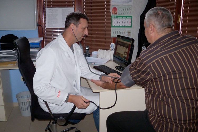 Heroj Ljubinja: Doktor Savo danonoćno u ordinaciji Heroj Ljubinja: Doktor Savo danonoćno u ordinaciji