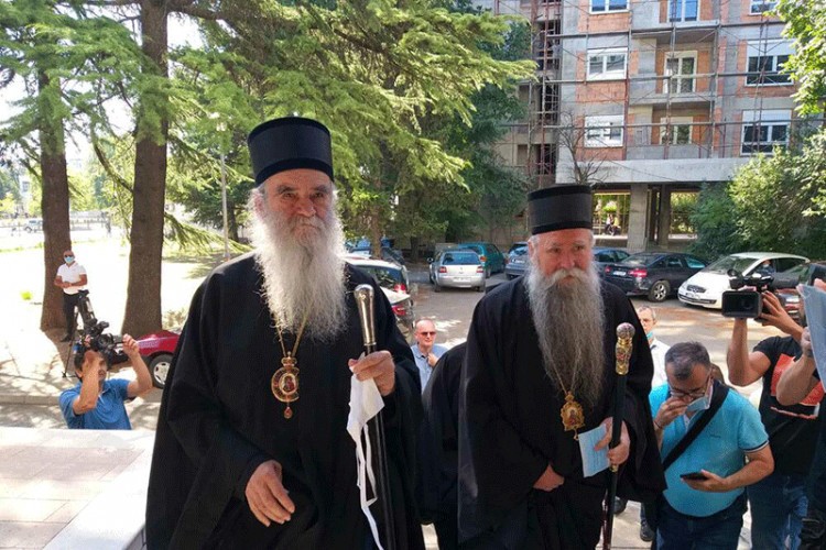 Suđenje episkopu Joanikiju i sveštenicima SPC odgođeno za 4. septembar Suđenje episkopu Joanikiju i sveštenicima SPC odgođeno za 4. septembar