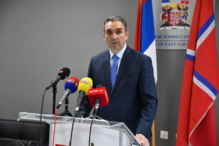 Lučić pisao Incku: Reagujte na skrnavljenje srpskih pravoslavnih objekata u FBIH Lučić pisao Incku: Reagujte na skrnavljenje srpskih pravoslavnih objekata u FBIH