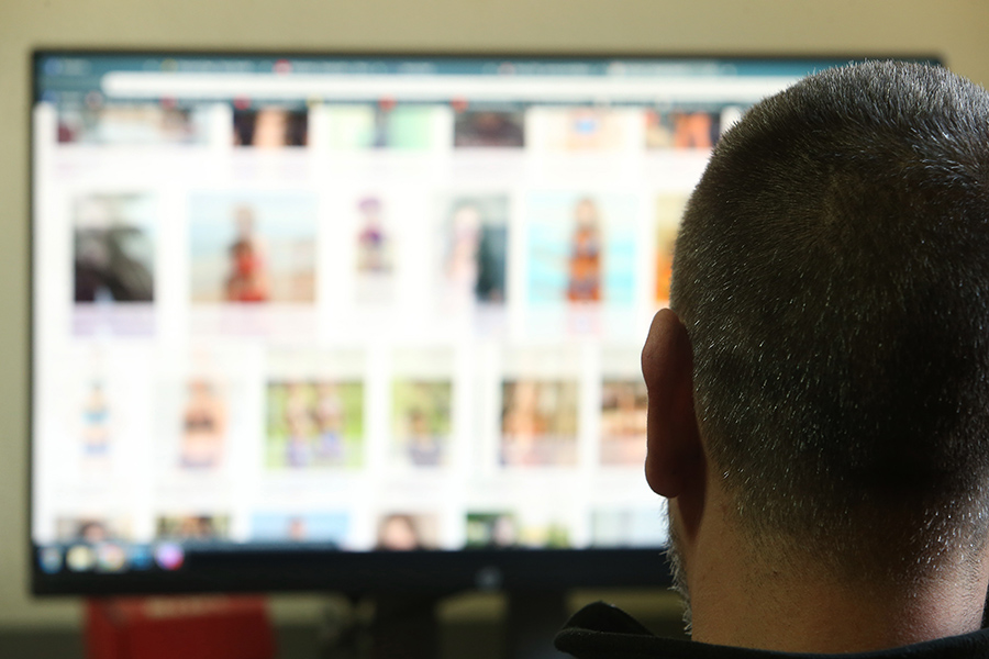 Uhapšeni zbog dječije pornografije: Muškarci iz Banjaluke, Doboja i Vlasenice iza rešetaka Uhapšeni zbog dječije pornografije: Muškarci iz Banjaluke, Doboja i Vlasenice iza rešetaka