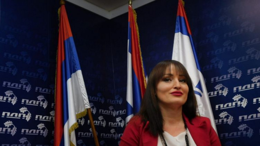 Bisera pretjerala: Tegeltija, hitno reaguj! Bisera pretjerala: Tegeltija, hitno reaguj!
