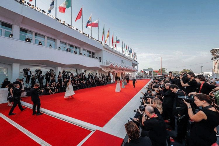 Venecija ponovo centar filmske umjetnosti, na crveni tepih pod maskama Venecija ponovo centar filmske umjetnosti, na crveni tepih pod maskama