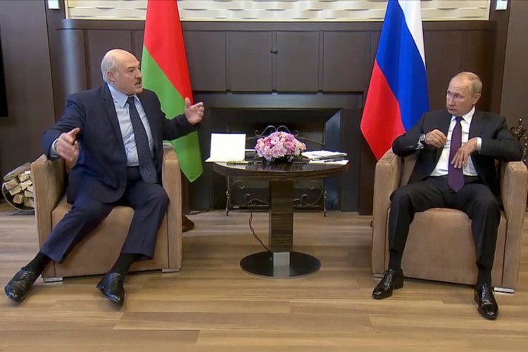 O snimku Lukašenka i Putina bruji svijet: “Govor tijela sve govori” O snimku Lukašenka i Putina bruji svijet: “Govor tijela sve govori”