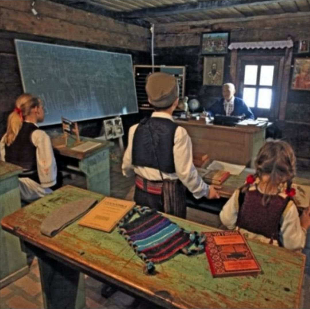 Nekada su se djeca u školi učila da budu ljudi… Nekada su se djeca u školi učila da budu ljudi…