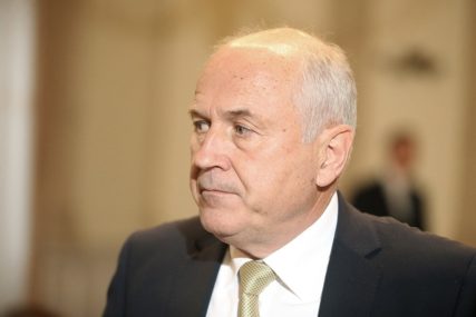 “SAD nisu izgubile interes za BiH” Incko tvrdi da od njega traže da upotrijebi bonska ovlaštenja “SAD nisu izgubile interes za BiH” Incko tvrdi da od njega traže da upotrijebi bonska ovlaštenja