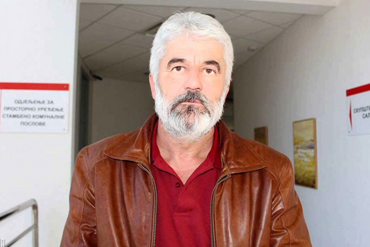 Veselin Vujović, kandidat SDS-a za načelnika opštine Bileća: Bilećani zaslužuju bolji život Veselin Vujović, kandidat SDS-a za načelnika opštine Bileća: Bilećani zaslužuju bolji život