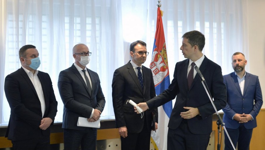 Srbi izlaze iz Vlade ako ne bude ZSO: Predstavnici našeg naroda sa KiM poslali jasnu poruku prištinskim vlastima Srbi izlaze iz Vlade ako ne bude ZSO: Predstavnici našeg naroda sa KiM poslali jasnu poruku prištinskim vlastima