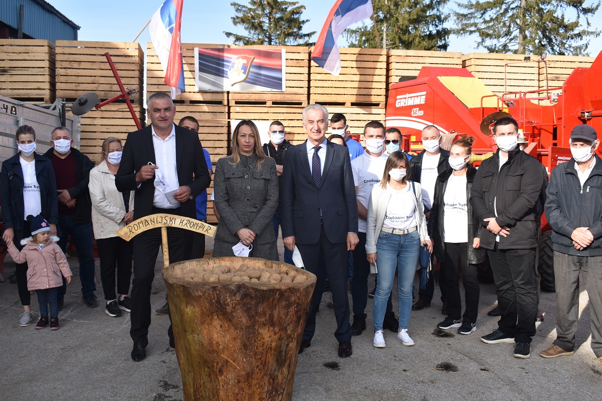Iz SDS poručili: Mogućnost zaposlenja da zavisi od toga kako neko radi, a ne za koga glasa Iz SDS poručili: Mogućnost zaposlenja da zavisi od toga kako neko radi, a ne za koga glasa