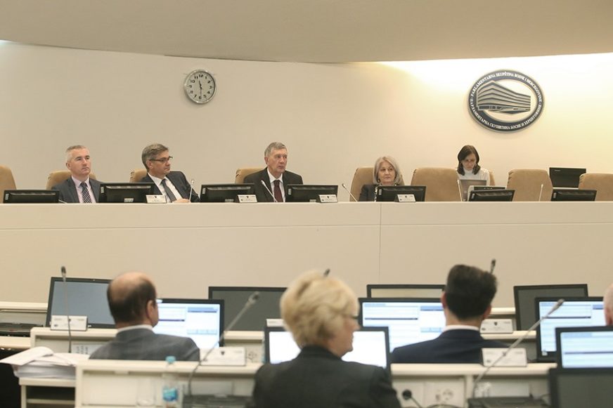 Radojičić u panici – U strahu plasira lažne ankete Radojičić u panici – U strahu plasira lažne ankete