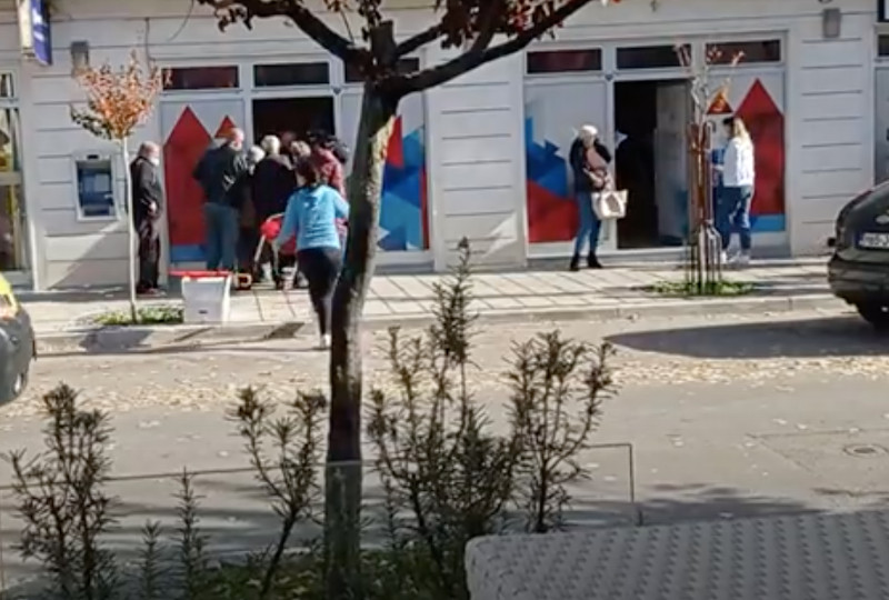 Krivične prijave protiv onih koji su snimili podjelu paketa sa reklamnim materijalom na dan izborne ćutnje?! Krivične prijave protiv onih koji su snimili podjelu paketa sa reklamnim materijalom na dan izborne ćutnje?!