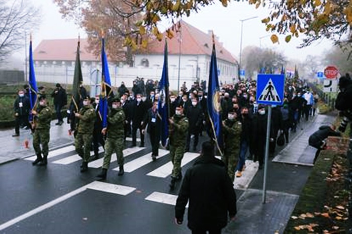Vukovar: U Koloni sjećanja više hiljada ljudi Vukovar: U Koloni sjećanja više hiljada ljudi