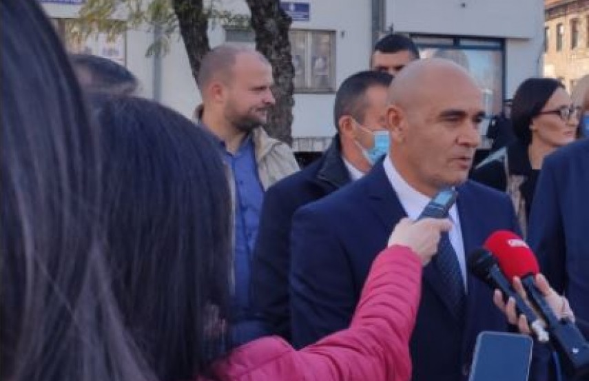 Ako se SNSD našao u pojmu ‘dezerter’ to govori o njima! Ako se SNSD našao u pojmu ‘dezerter’ to govori o njima!