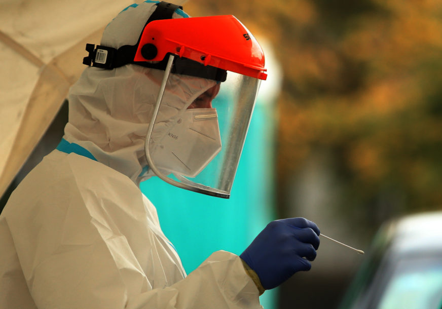 Na korona virus pozitivno još 589 osoba Na korona virus pozitivno još 589 osoba