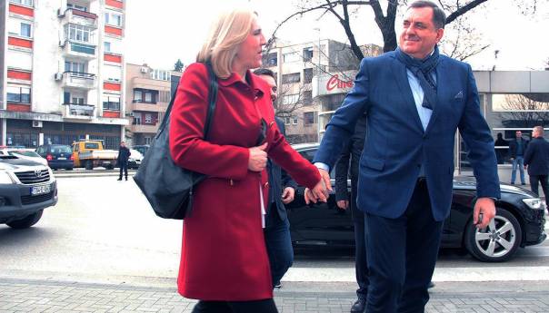 Dokle će narod da trpi bahaćenje njegovim novcem? Dokle će narod da trpi bahaćenje njegovim novcem?