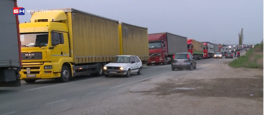 Prevoznici u teškoj situaciji, traže pomoć Vlade RS Prevoznici u teškoj situaciji, traže pomoć Vlade RS