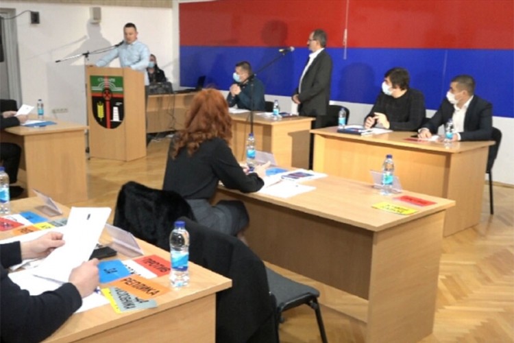 Nova skupštinska većina u Stanarima “počistila” SNSD-ove kadrove Nova skupštinska većina u Stanarima “počistila” SNSD-ove kadrove