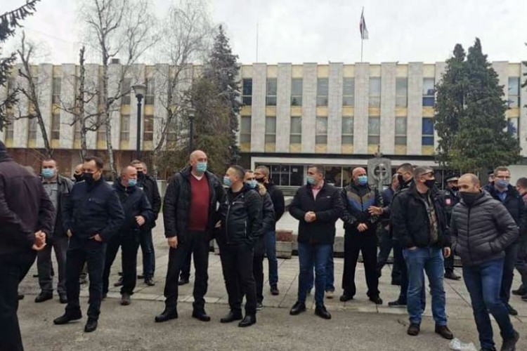 Primaju penzije iz Srpske, umjesto plata iz budžeta BiH Primaju penzije iz Srpske, umjesto plata iz budžeta BiH