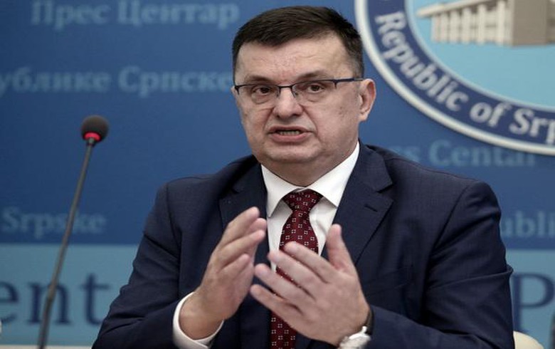 Vlast nam je tri puta najavljivala dolazak vakcina, sada poručuju da nažalost još moramo čekati Vlast nam je tri puta najavljivala dolazak vakcina, sada poručuju da nažalost još moramo čekati