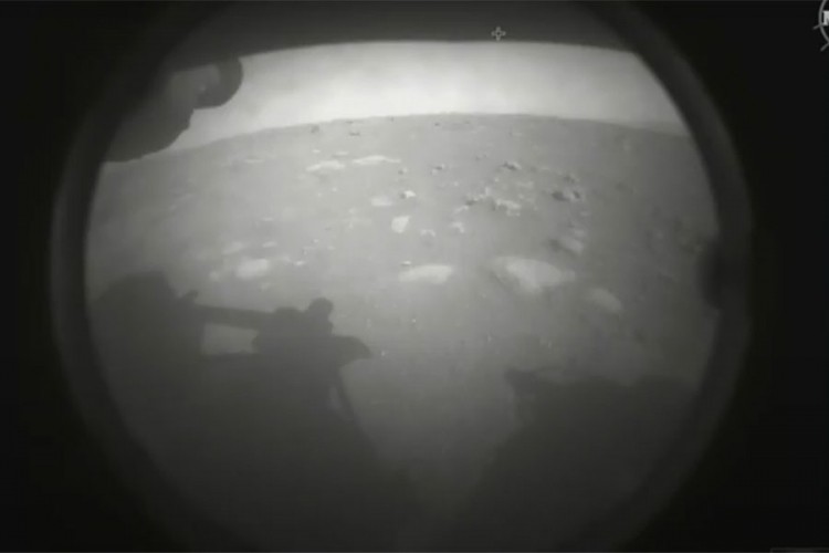 Rover sletio u krater Jezero na Marsu Rover sletio u krater Jezero na Marsu