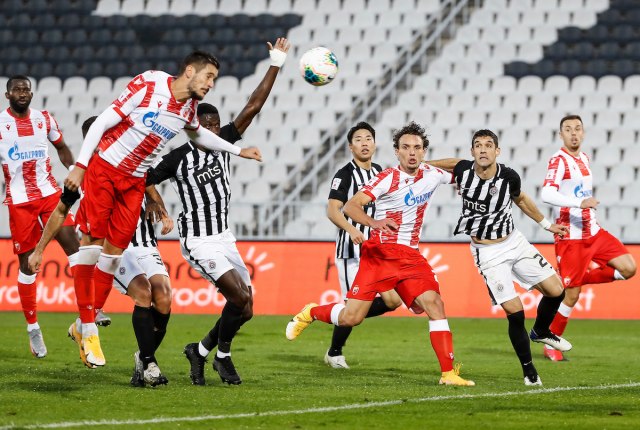 “Vječiti” derbi na stadionu “Rajko Mitić”: Partizan se još nada tituli “Vječiti” derbi na stadionu “Rajko Mitić”: Partizan se još nada tituli