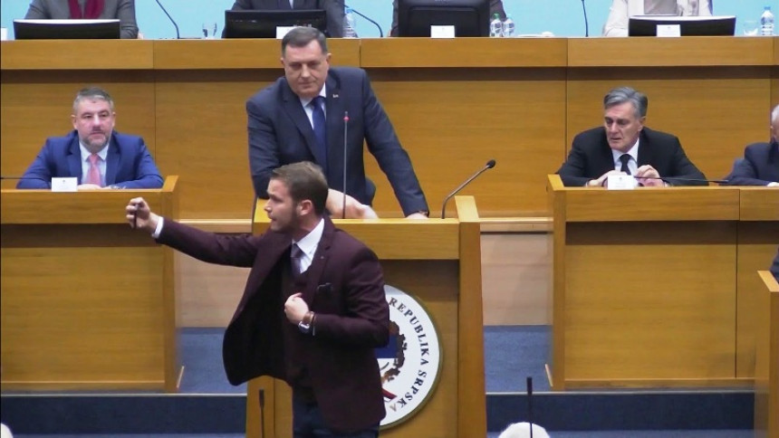Vlast na Mrakovici, a opozicija sutra na Jahorini Vlast na Mrakovici, a opozicija sutra na Jahorini