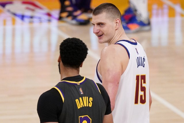 Jokićeva MVP partija – Lejkersi bolji od Denvera Jokićeva MVP partija – Lejkersi bolji od Denvera