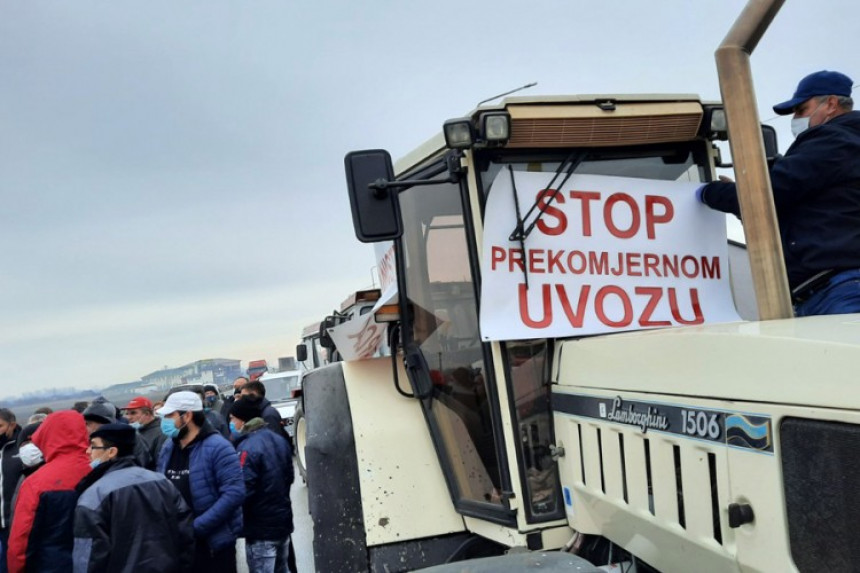 Ništa od protesta, još jedna šansa ministrima Ništa od protesta, još jedna šansa ministrima