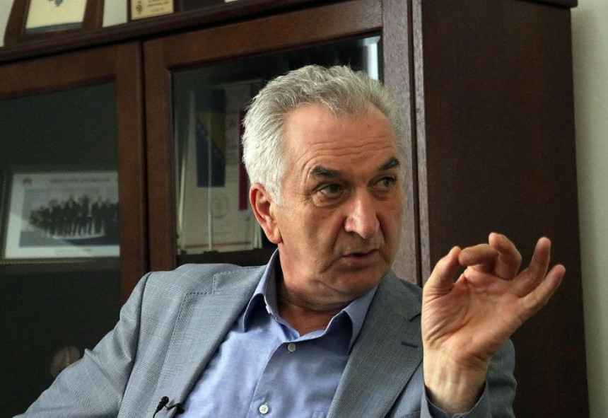 Šarović izbacuje dokaze: Za koga su bili dobri visoki predstavnici? Šarović izbacuje dokaze: Za koga su bili dobri visoki predstavnici?