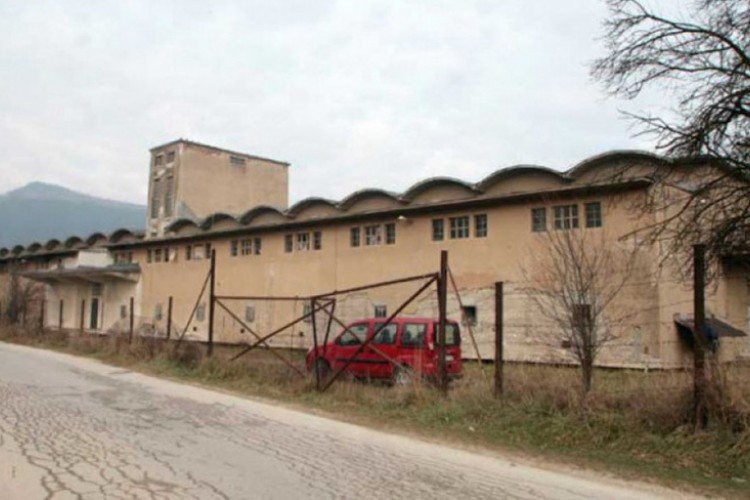 Šestorki za zločine nad srpskim civilima u Hadžićima ukupno 42 godine zatvora Šestorki za zločine nad srpskim civilima u Hadžićima ukupno 42 godine zatvora