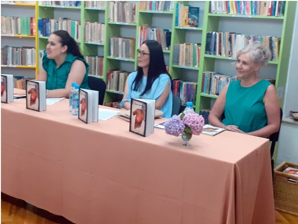 U trebinjskoj biblioteci predstavljena knjiga „Udahnuto djetinjstvo“ Snežane A. Topalović U trebinjskoj biblioteci predstavljena knjiga „Udahnuto djetinjstvo“ Snežane A. Topalović
