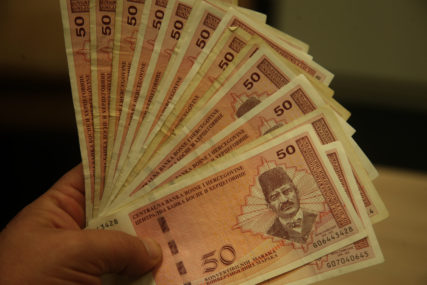 Evo koliko iznose najveće plate koje su isplaćene ove godine u Srpskoj Evo koliko iznose najveće plate koje su isplaćene ove godine u Srpskoj