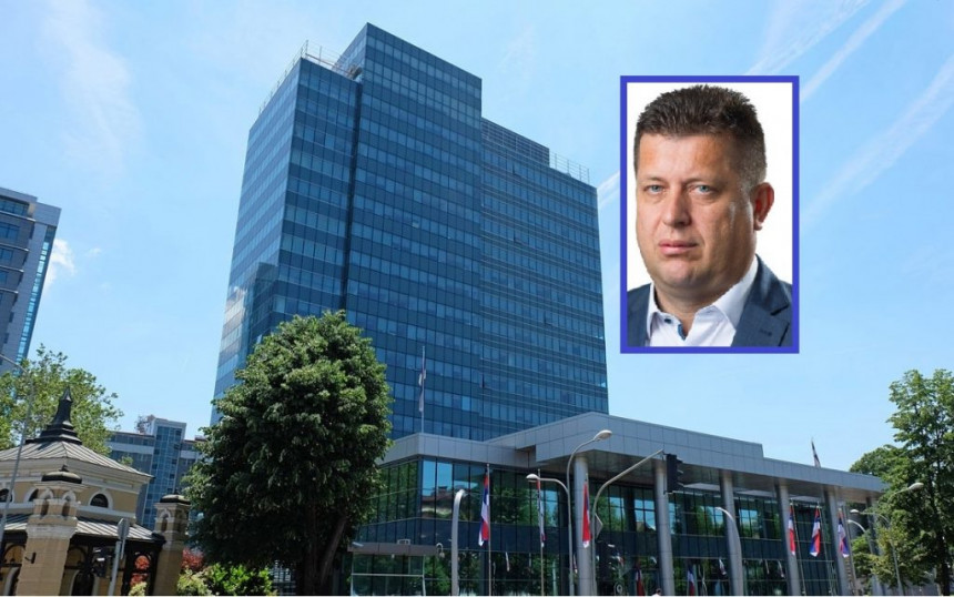 SNSD smjenjuje svoje, funkcije daje partnerima u vlasti SNSD smjenjuje svoje, funkcije daje partnerima u vlasti